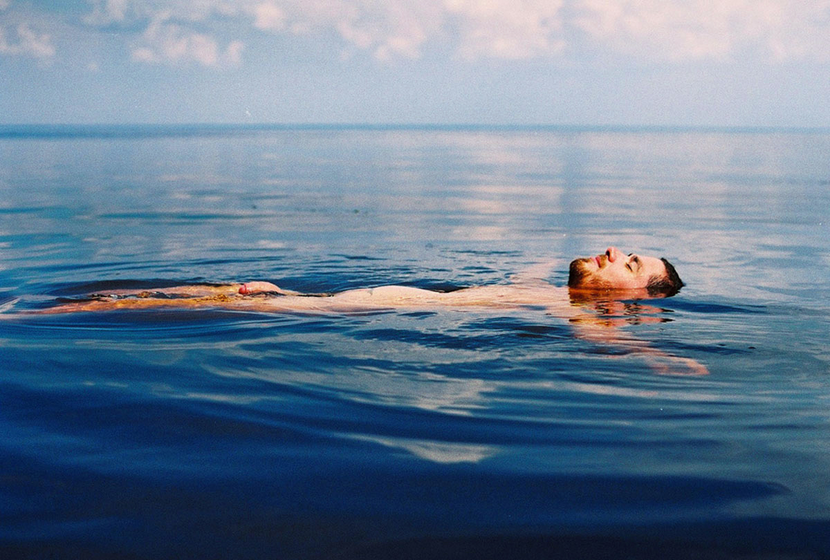 BUTT - Ubik_float_web